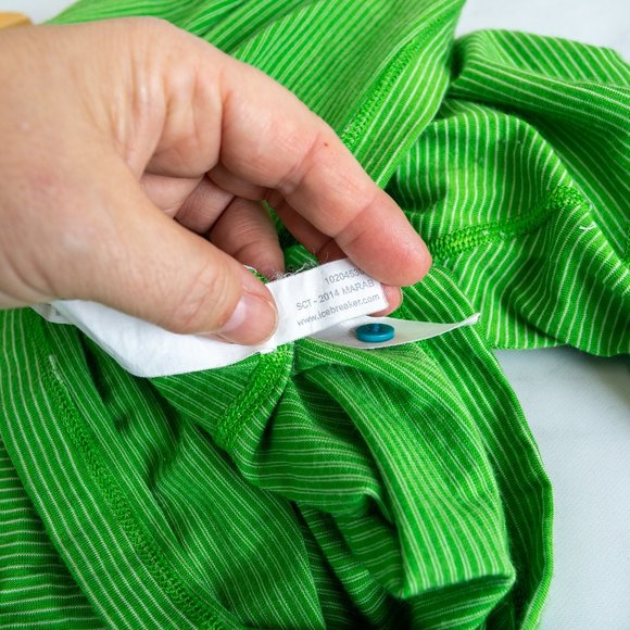 Icebreaker Merino Bodyfit 200 Oasis LS Henley Stripe Top, Large - Picture 12 of 13